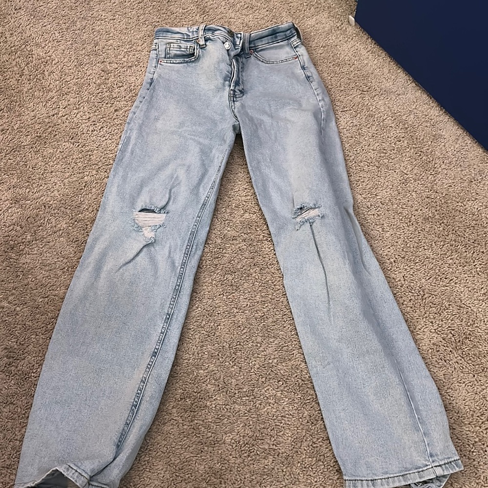 Light wash denim women’s wild fable jeans.